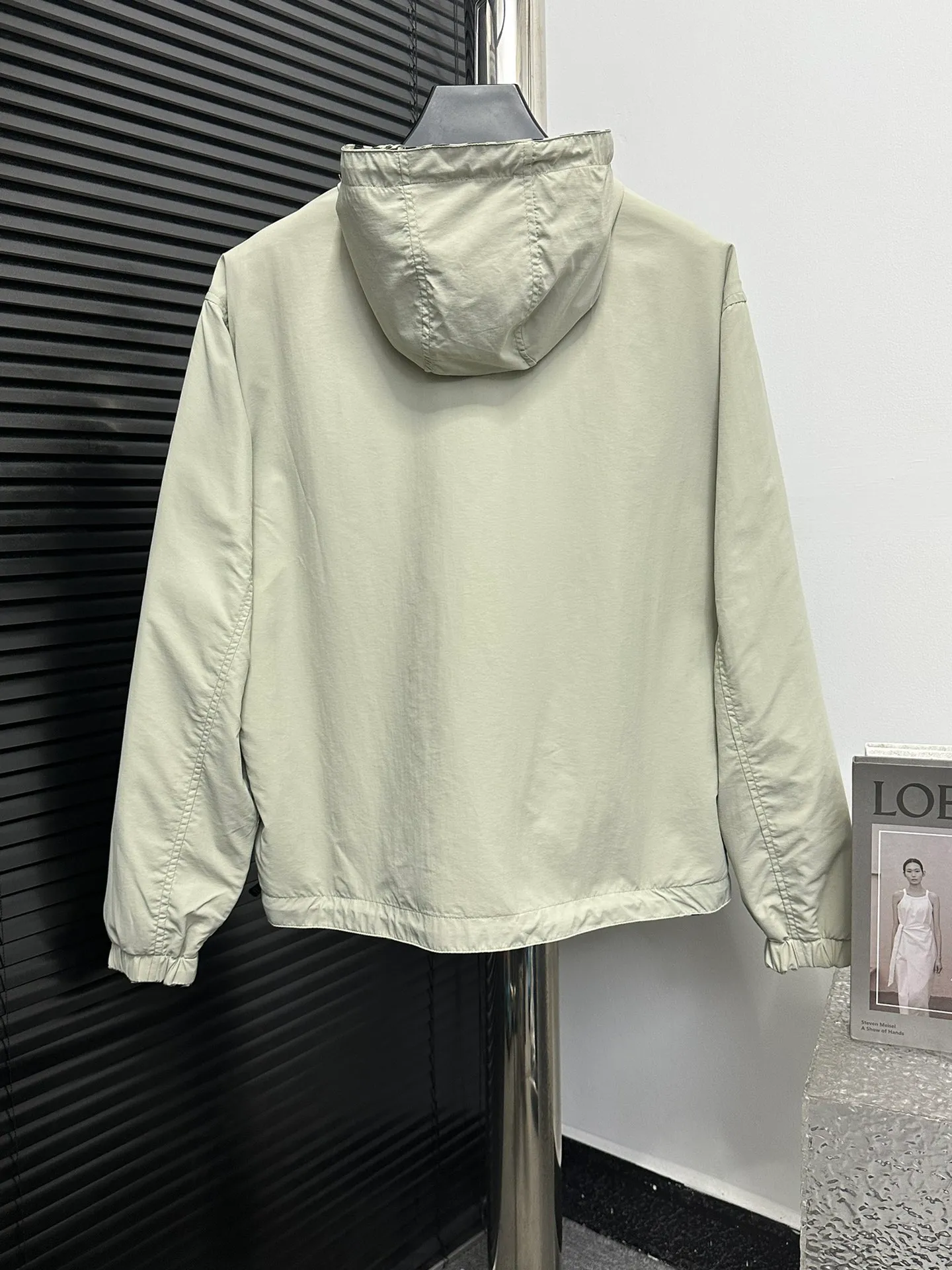 【Burberry】BBR 、 、 、 ， Breathable 、 ； Wear-Resistant . 。 、 ， ， 、 。 、 ， ： ， Classic ， ➕ ， “ ” ， ， 。 Size：S M L XL